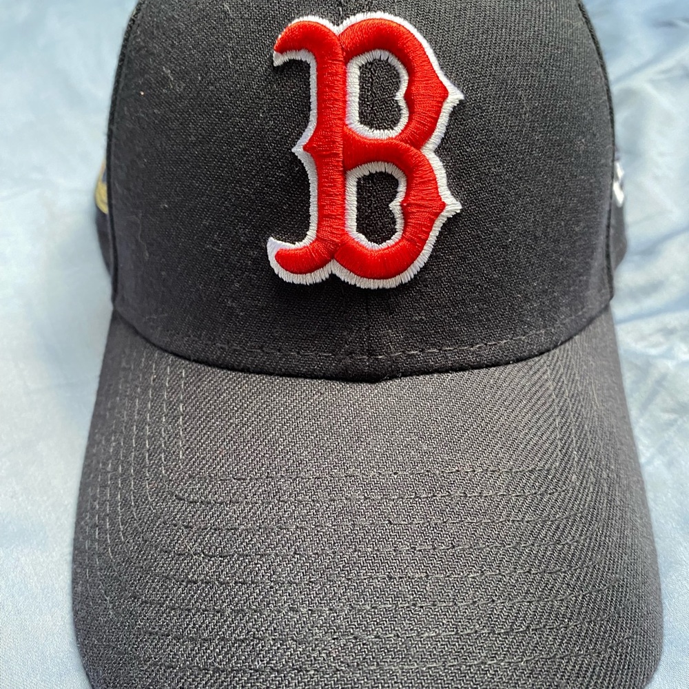 Official New Era Brand Sm-M Red Sox Ball Cap w/ 2018 Championship Logo